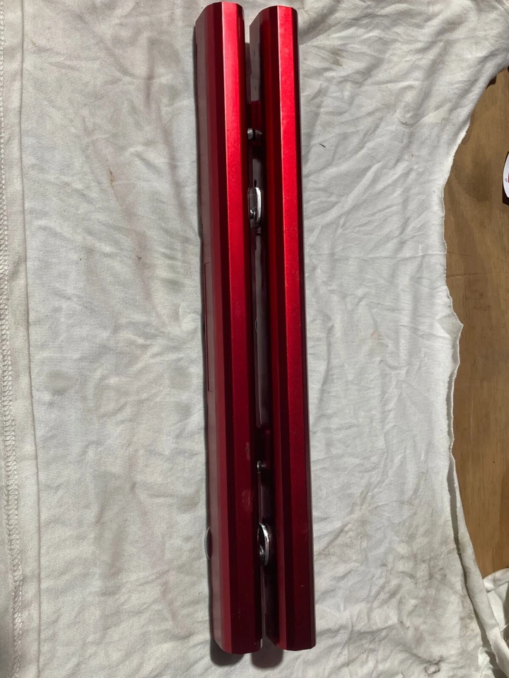 AEROFLOW AF64-2005R RED BILLET EFI FUEL RAILS FOR HOLDEN GM LS1 GEN3 V8 5.7L - image 1 of 4