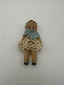 Kleine antike Babypuppe Figur gummiartiges Material sehr selten - Bild 1 von 3