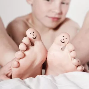 ClearOFF DEFeet 800g Natural ATHLETES FOOT POWDER Feet Odour Treatment FREEPOST - Picture 1 of 1