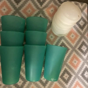 Juego de 7 vasos de silicona verde azulado de 16 oz con tapas - Imagen 1 de 1
