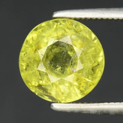 💎 Granate grosular verde amarillento natural semiredondo de 2,69 quilates - Piedra preciosa de África Foto 1 de 4
