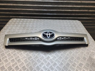 PARAGOLPES PARRILLA DELANTERA TOYOTA COROLLA 53111-0F020 2004 - 2010 Foto 1 de 4