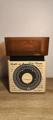 Balance Terraillon vintage 1976 – Scènes de vie rétro + recette de tarte aux... - Photo 1/4