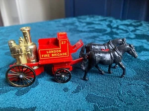 Model Days Gone By London Fire Engine Horse Drawn Metal / Plastic collectable - Picture 1 of 7