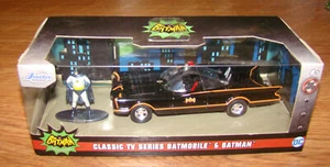 Jada Classic TV Series BATMOBILE and BATMAN, Diecast (31703) DC Comics - Picture 1 of 7