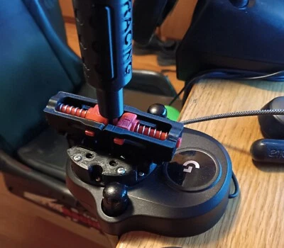 Mod Cambio manuale ad innesti migliorati e sequenziale Logitech G29 - Immagine 1 di 4