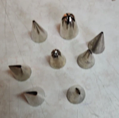 Lote de (8) puntas para decoración de pasteles Wilton Foto 1 de 4