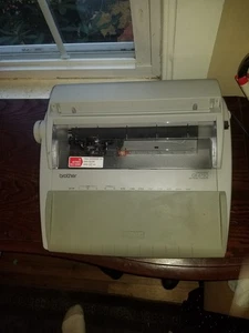 Brother Correctronic GX-6750 Electronic Typewriter With *broken Cover* - Picture 1 of 5