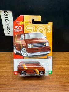 2018 Hot Wheels Custom '77 Dodge Van #3/10 TARGET EXCLUSIVE Throwback Series 2 - Picture 1 of 8