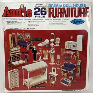 Vintage 1981 Annie Dream Puppenhaus Möbel Set 26 Stück Figuren Neu aus altem Lagerbestand USA Pfeil - Bild 1 von 8