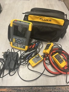 Fluke 190 /204 scopemeter used with all the extras shown in Picture - Picture 1 of 3