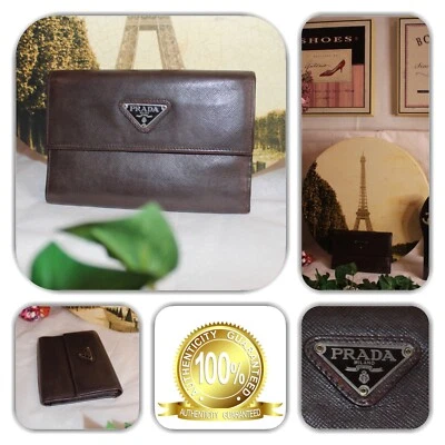 ДРАГОЦЕННЫЙ PRADA ЛОГОТИП КОРИЧНЕВЫЙ КОЖАНЫЙ ТРОЙНОЙ БУМАЖНИК! - Изображение 1 из 4