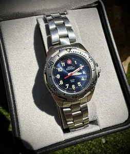 Wenger Swiss Military Watch Women 29mm Blue Dial Steel Date Round (Box+Papers) - Picture 1 of 5