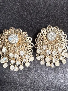 Vintage Clear Rhinestone Filigree Clip On Drop Layered Cha Cha Earrings 1.5” - Picture 1 of 7