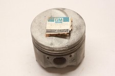 NOS Chevrolet GM Engine Aluminum Piston w/ Pin Assembly Factory Part 9783424