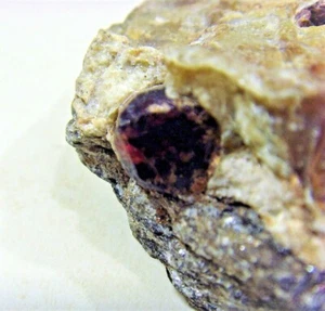 473 carats Russian red garnet crystal specimen in rock matrix reiki healer 51465 - Picture 1 of 9
