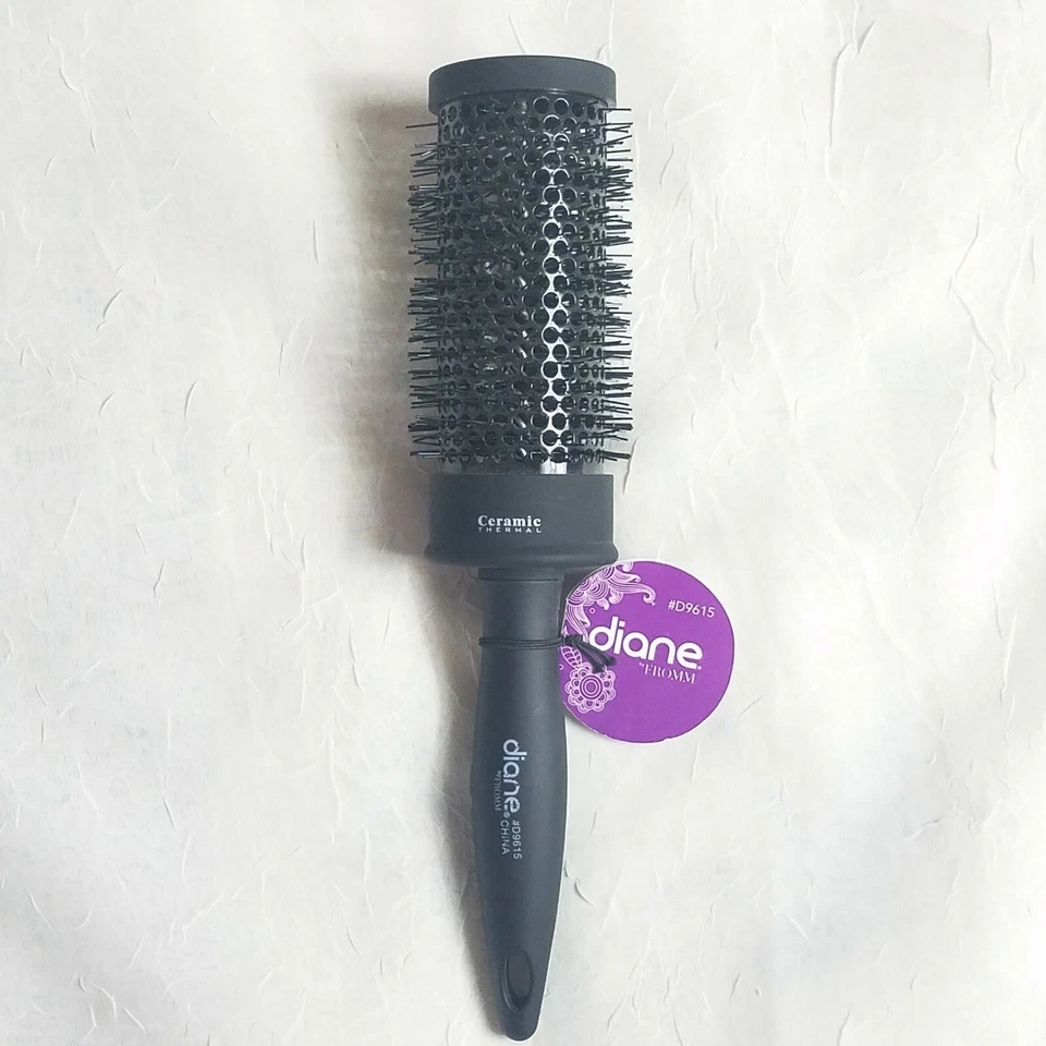 Cepillo redondo de carbón de bambú Diane 1 3/4" Foto 1 de 3