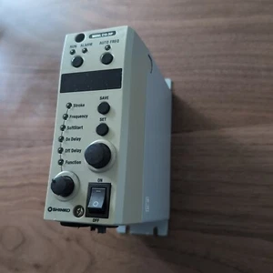 Controlador de motor digital de control de frecuencia alimentador de piezas Sinfonia Tech C10-3VF - Imagen 1 de 4