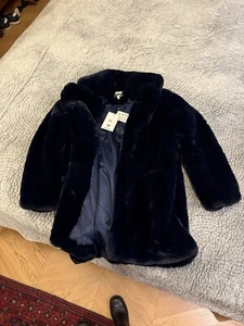 APPARIS Eloise Kunstfellmantel mit Kerbkragen tief marineblau 245 $ - Bild 1 von 4