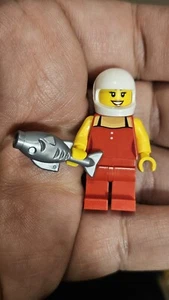 LEGO 40161 What Am I Minifig Female Snorkeler Diver Fish 2016 No Snorkel C16-4 - Picture 1 of 7