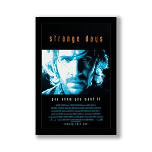 Póster de película enmarcado Strange Days - 11x17 de Wallspace - Imagen 1 de 6