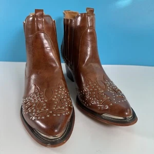 Wanted Chelsea Boots Faux Leather Silver Stud details Womens US 7 Western Rodeo - Picture 1 of 16