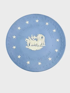 Vintage Wedgwood Jasperware America's Heritage The West - By Land 8 1/4" Plate - Picture 1 of 7