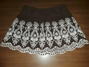 Wet Seal short skirt, brown w/white eyelets & embroidery - Picture 1 of 7