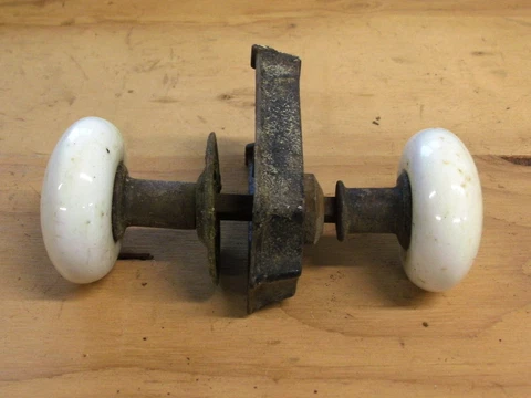 ANTIQUE VINTAGE  VICTORIAN  WHITE GLASS DOOR HANDLE KNOB BRASS PLATE Cover