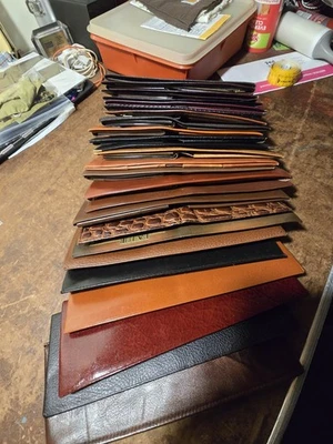 Men's Vintage Leather BILFOLD Wallet Lot-25 Swank - Image 1 of 4