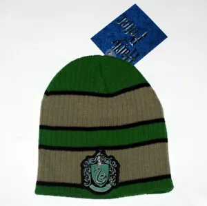 HARRY POTTER DEATHLY HALLOWS Fantasy Movie SLYTHERIN Crest BEANIE CAP HAT New - Bild 1 von 1