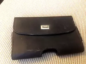 Custodia cellulare grande clip da cintura Reiko in pelle nera si adatta a custodia spessa - Foto 1 di 1