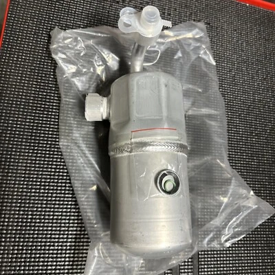 A/C Accumulator / Drier Fits: Chevrolet Silverado - Suburban 1500 2500HD 3500 - Image 1 of 3