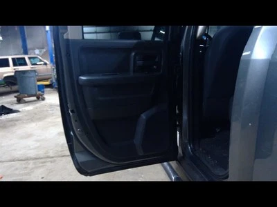 2011 RAM 1500 Driver Left Rear Door Trim Panel Rear 1573586 Foto 1 de 4