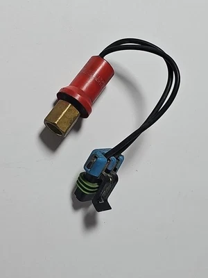 K301-401, ORIGINAL KENWORTH - FAN CONTROL PRESSURE SWITCH - Image 1 of 2