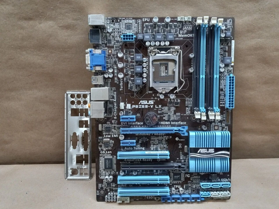 Carte mère ASUS P8Z68-V LX LGA1155 d'occasion pour PC de bureau - Photo 1/1