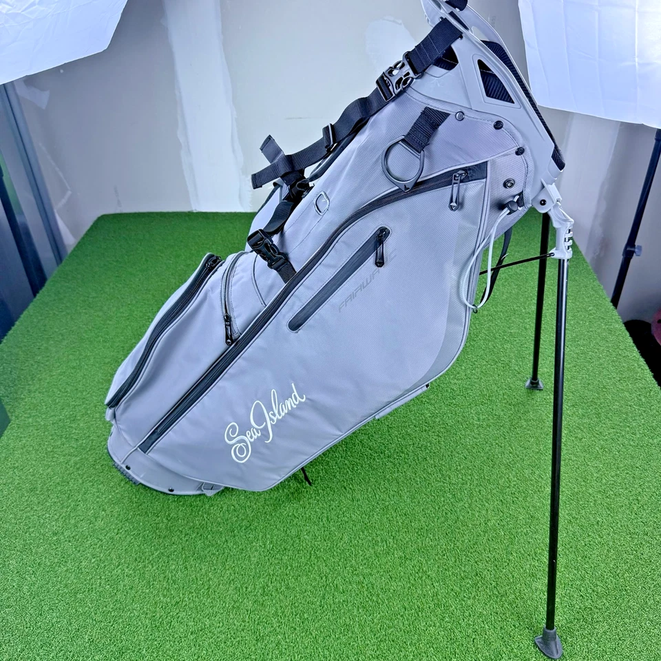 Bolsa de golf Callaway Fairway C con soporte de 4 vías Sea Island bordada gris liviana Foto 1 de 4