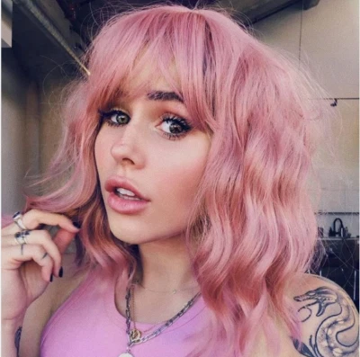 Peluca Bob corta de moda para niñas Peluca rosa púrpura para mujeres Peluca ondulada pastel con flequillo Foto 1 de 4