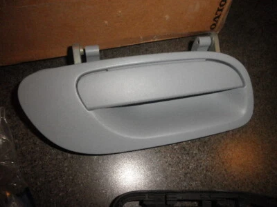 Manija de puerta de aleación derecha genuina Volvo #9187669-8 '99-2009 S60, V70, XC70, S80 pies y rr nuevo de stock Foto 1 de 4