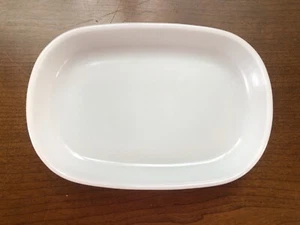 United airlines Corning PL 003 piatto in vetro al latte 6 3/4 x 4 1/2 - Foto 1 di 7