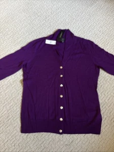 Neu mit Etikett Talbots Damen Medium Petite lila Merinowolle Strickjacke Strass Knopf - Bild 1 von 3