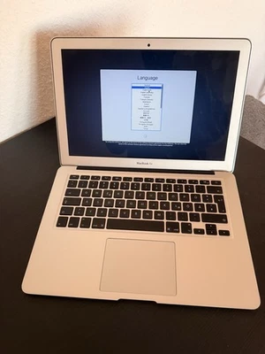 Apple Macbook Air A1466 - Intel i5, 4GB Ram 128GB SSD, 13,3", QWERTZ, Als Defekt - Bild 1 von 4