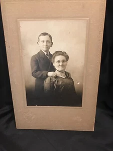 Vintage Cabinet Card Photo of Mother and Son Ostego, Michigan - Imagen 1 de 4