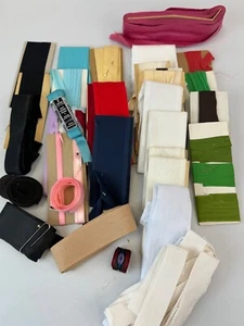 Lot of Vintage Trim Trimming Seam Binding Tape Sewing Notions - Picture 1 of 1