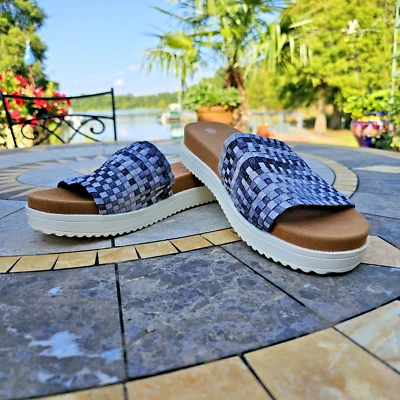 BERNIE MEV -CAPRI - Sandalias Deslizantes - EE. UU. 9,5/UE 40 - Gris Brillo - Nuevas - $53,95 Foto 1 de 4