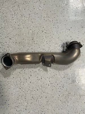 Escape cruzado inferior BMW M3 G80 21-22 OEM 8 468 990 M4 Foto 1 de 4