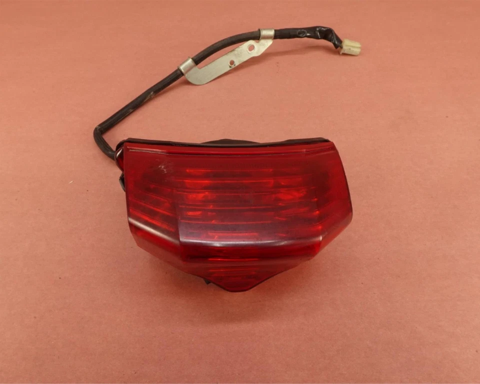 Luz trasera lámpara de freno Yamaha FZ6-S FZ6S FZ6 FZ600 2004-2009 Foto 1 de 4