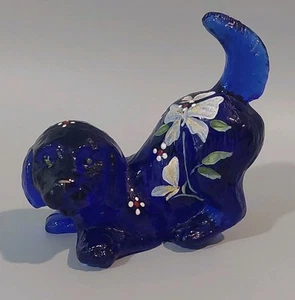 Signierte Vintage FENTON kobaltblaue handbemalte florale Glas Welpenfigur 3,5 Zoll - Bild 1 von 8