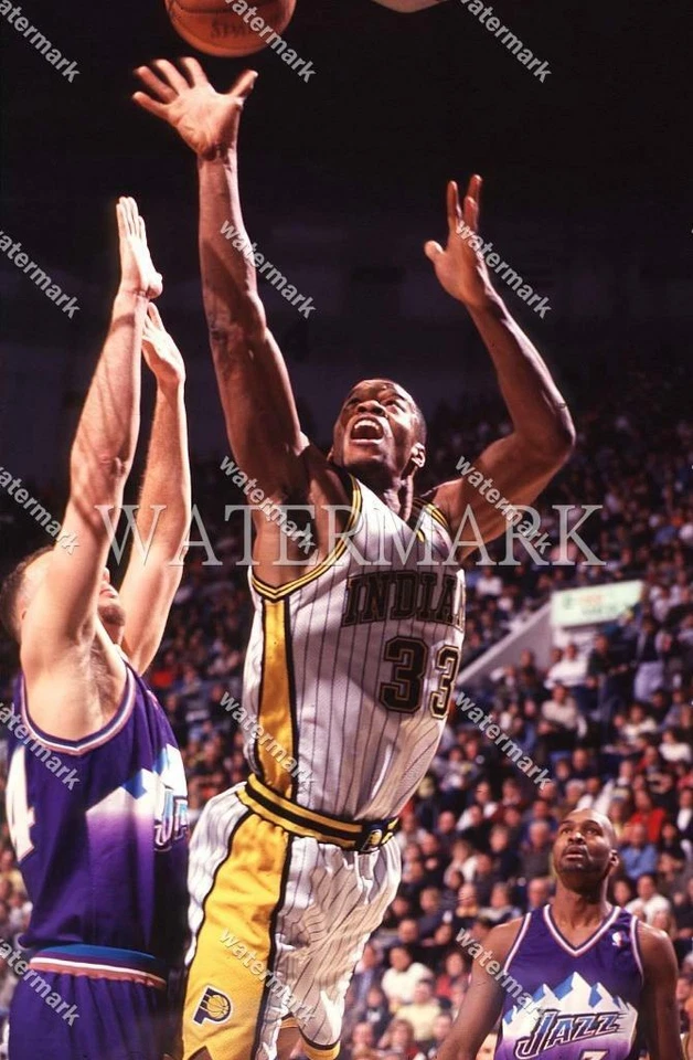 G994 Reggie Miller Indiana Pacers Layin Basketball 8x10 11x14 16x20 Photo - Image 1 of 1