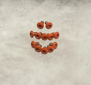 Tornillos de acero inoxidable naranja rescate para cuchillo etiquetado en banco 15535 15536 15535OR - Imagen 1 de 2